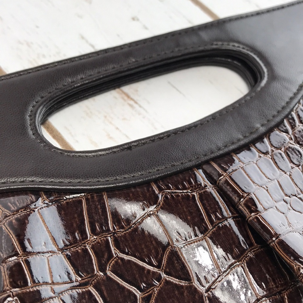 B. Bag Dark Brown Clutch
